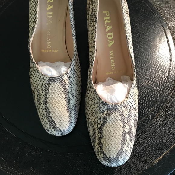 PRADA RARE VINTAGE AUTHENTIC SNAKESKIN HEELS - Picture 7 of 16